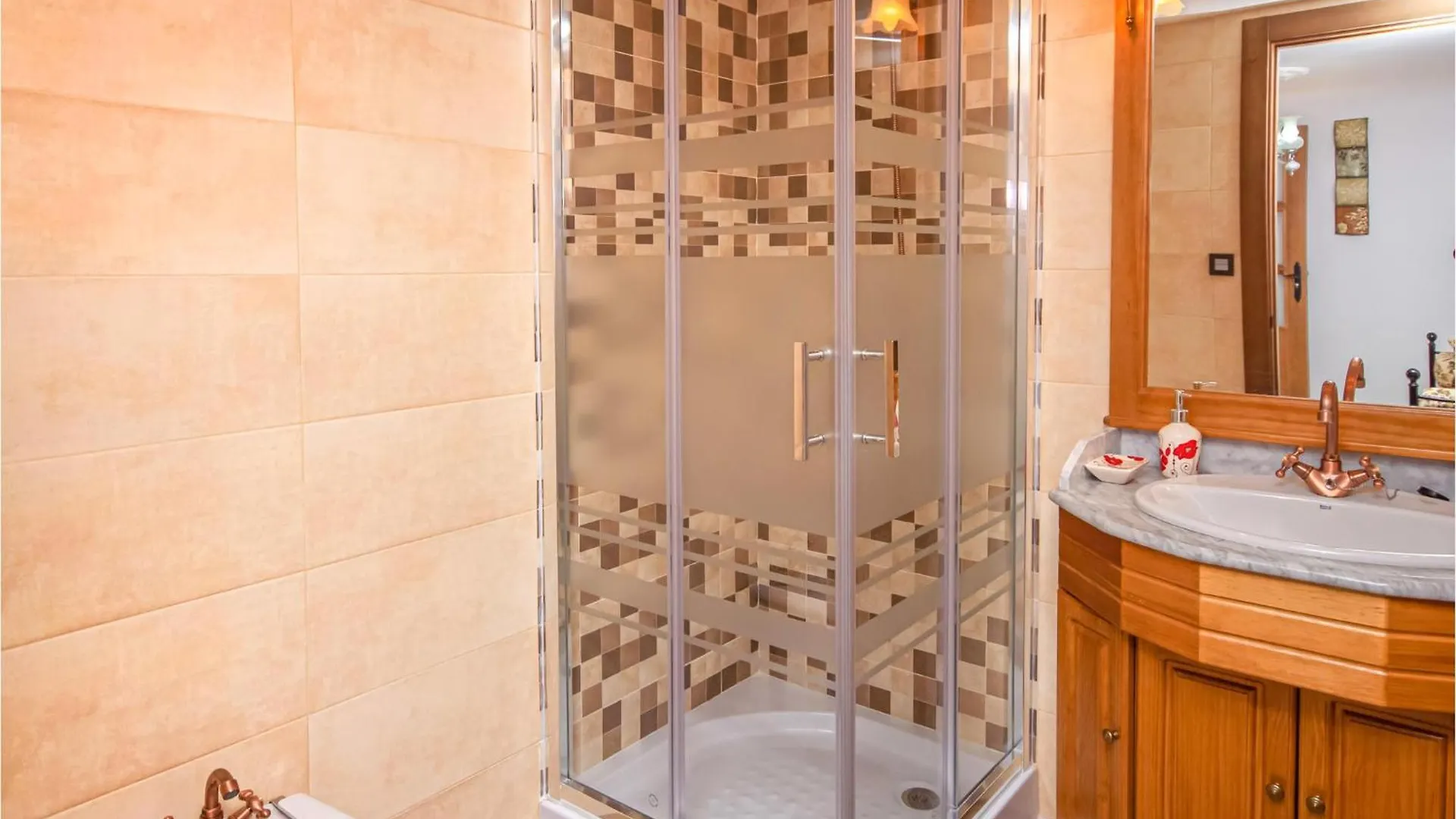 Amazing Apartment In Monterio With Kitchenette Montefrio 0*,