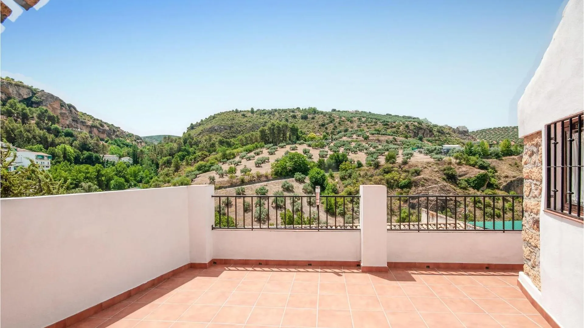 Amazing Apartment In Monterio With Kitchenette Montefrio